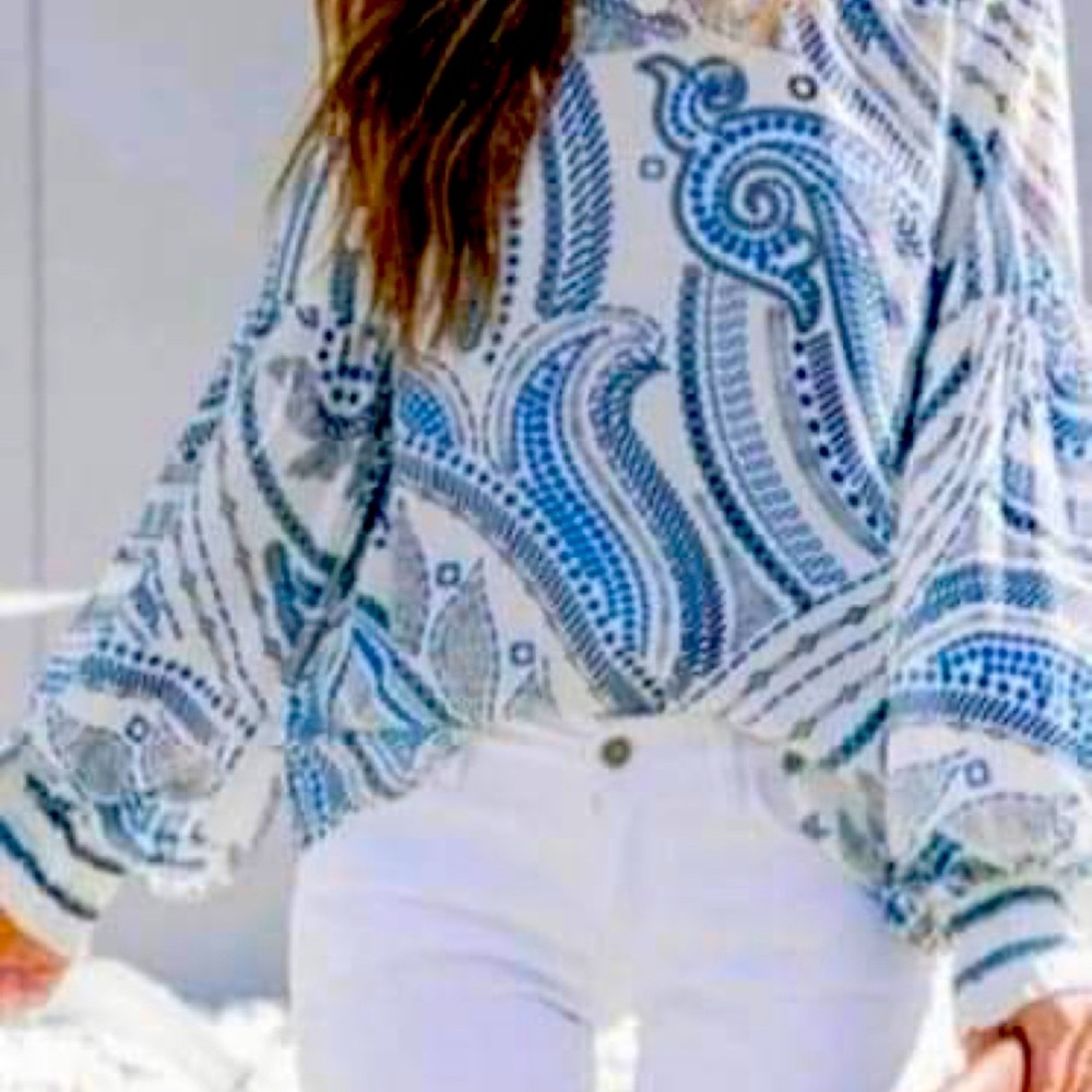 NWOT! Elegant blouse!